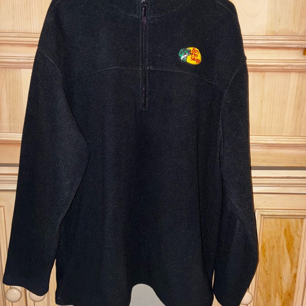 Bass Pro Shops Black Zip-Up Sweater